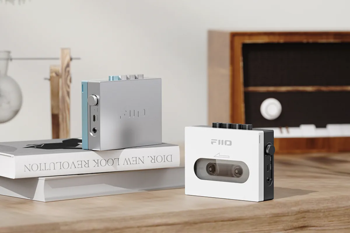 FiiO CP13 PORTABLE STEREO CASSETTE PLAYER